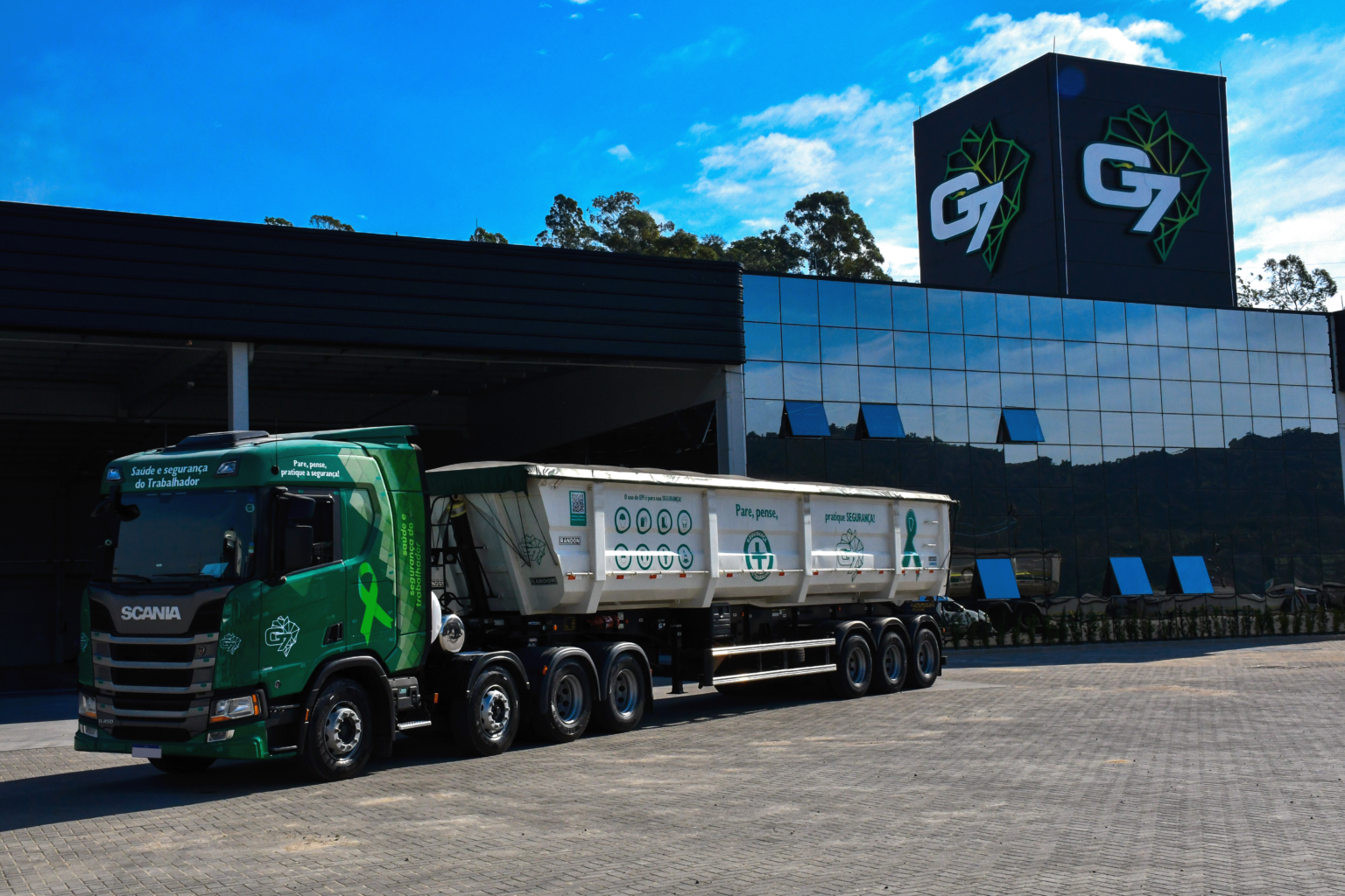 Caminhões Temáticos – G7 Log